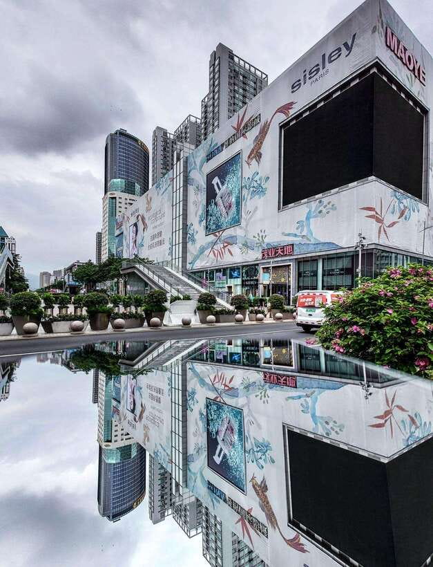 Huaqiangbei Insider Tour: Explore Shenzhen’s Tech Wonderland - Tech-forward add-ons you might get: robot taxis, drone deliveries, and more