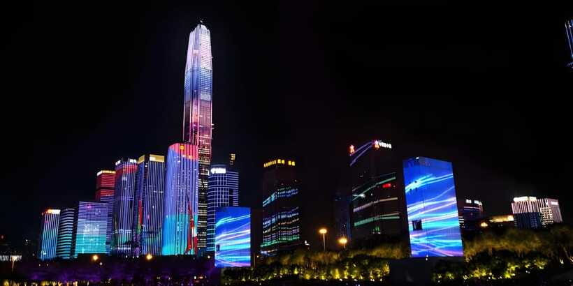 Iconic Shenzhen Skyscraper - Ping An Finance Center - Getting there in Futian: meeting point at Yitian Road and Fuhua 3rd