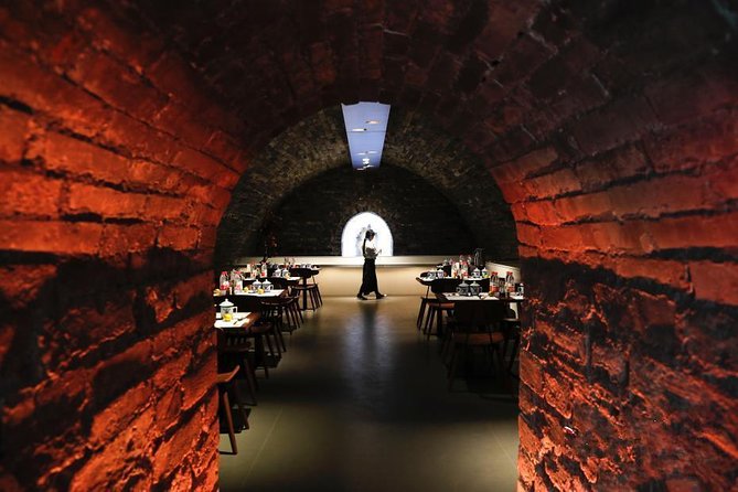 In-depth Forbidden City tour with Royal Icehouse Lunch - Entering the Forbidden City with a guide, not just a map