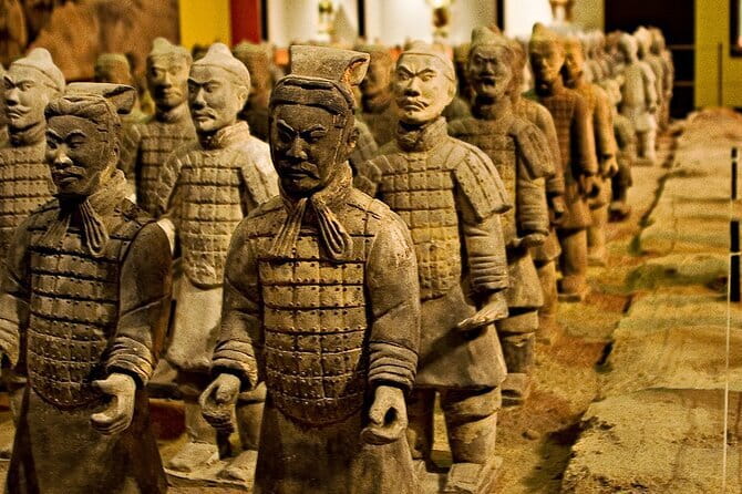 Jiankou Great Wall private guided day tour in English - Meeting the trailhead at 12:00: dirt roads before the wall