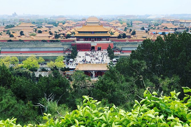 Jingshan Park Tour - From the hilltop to Hou Hai: hutongs and lake views