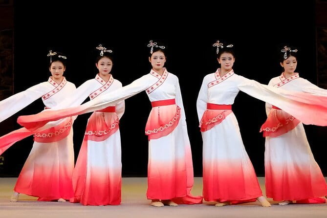 Jinjiang Theater: Eight-Face Changing-Legendary Sichuan Opera - The story of Little Sanqing: why the show feels more than a special-effects demo