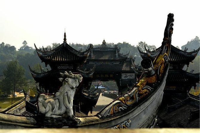 Leshan Giant Buddha and Huanglongxi Ancient Town Day Trip - Should you book this Leshan and Huanglongxi day trip?
