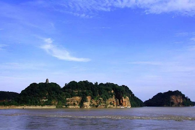 Leshan Giant Buddha Day Tour - The private car comfort: a smoother Chengdu-to-Leshan run