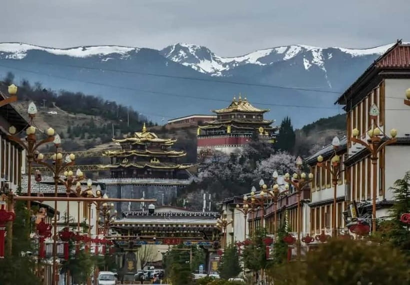 Lijiang to Shangri-La HuXiang Road Private Scenic Tour - Niru Village Costumes and Crafts, Then Dukezong Ancient Town