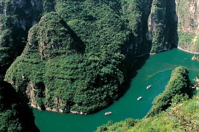 Longqingxia Gorge Cruise and Guyaju Cave Dwellings Private Day Tour - Key highlights you’ll feel right away
