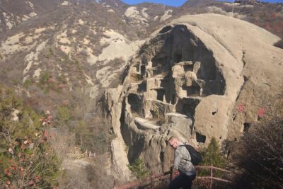 Longqingxia Gorge Cruise and Guyaju Cave Dwellings Private Day Tour - Guyaju Caves: the cliff that became homes for hundreds