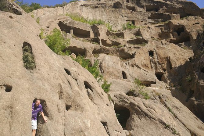 Longqingxia Gorge Cruise and Guyaju Cave Dwellings Private Day Tour - What to pack and how to pace yourself