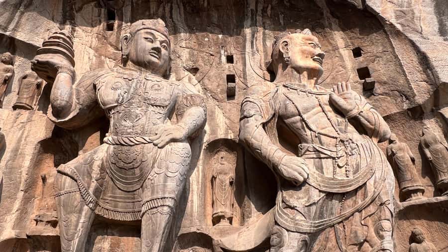 Luoyang: Day tour from Xian or LuoYang with tickets options - Longmen Grottoes: your main morning focus