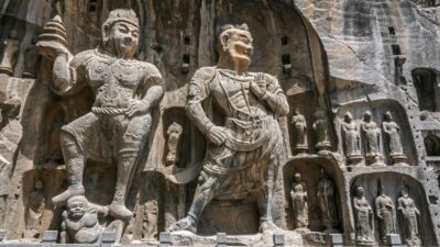 Luoyang Private Day Tour to Shaolin Temple&Longmen Grottoes - Longmen Grottoes: 2,300+ Caves Over a 1 km Cliff Line