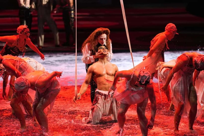 Macau: House of Dancing Water Show Ticket - Food, drinks, and how to use the included perks