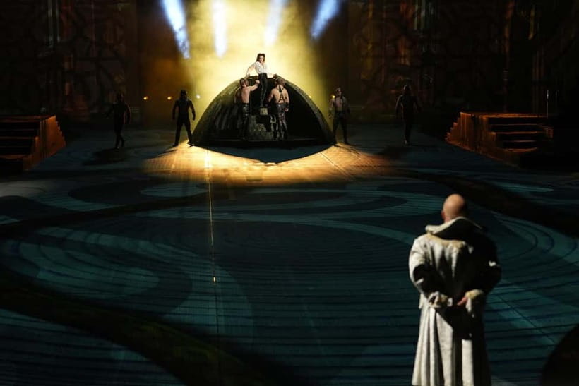 Macau: House of Dancing Water Show Ticket - The kind of stunts and visuals you should expect