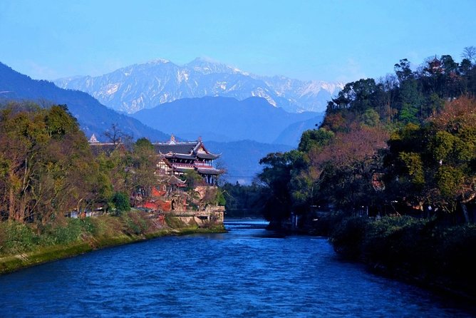 Mount Qingcheng and Dujiangyan Irrigation System Private Day Tour from Chengdu - Why combine Mount Qingcheng and Dujiangyan in one day?