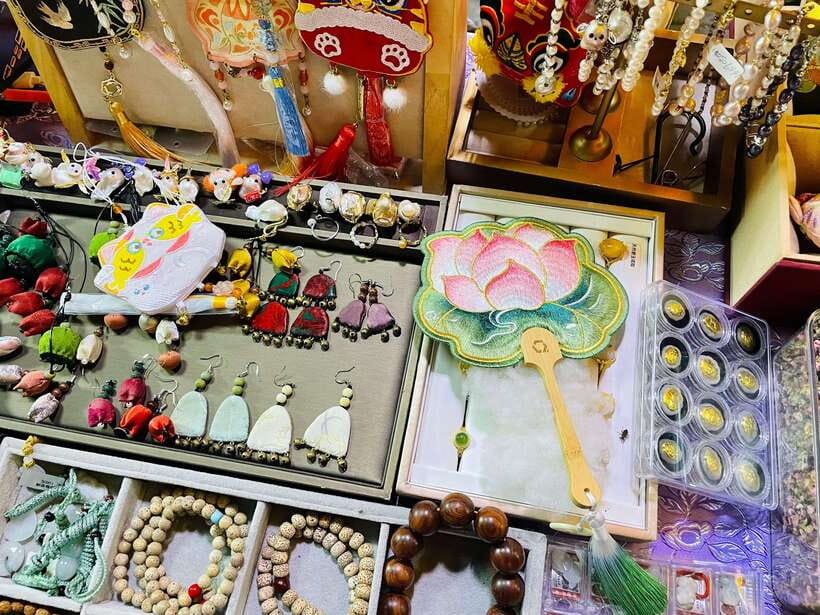 Night Market Haggling Adventure with an English Guide! - Who this tour fits best (and who should skip it)