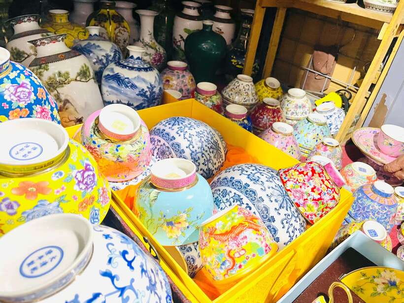 Night Market Haggling Adventure with an English Guide! - Stop 1: Shopping at the antique market (the first hour’s value)