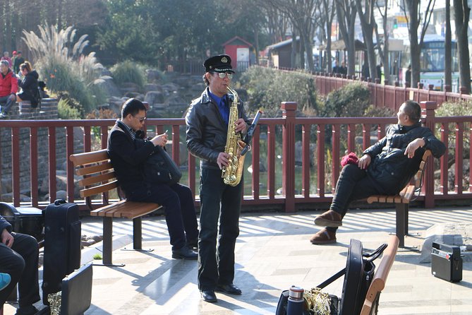Old Shanghai City Walking Tour - Stop 3: Yuyuan Old Street markets for birds, crickets, and antiques