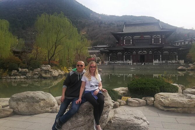 One Day Private Trip to Terracotta Army and Huaqing Palace - Entering the Terracotta Army museum early (and why that matters)