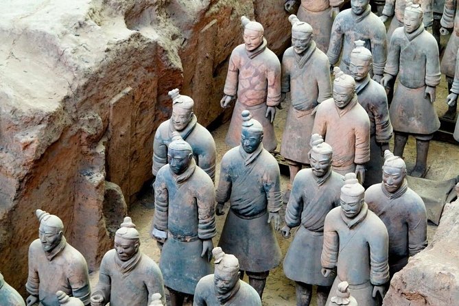 One Day Xian Private Tour: Warriors, City Wall, Everbright City - Xi’an City Wall and the optional bike along 600-year defenses