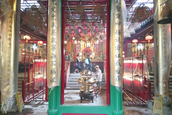 Private 4-Hour Hong Kong City Tour – Customized Experience - Aberdeen Fishing Village and the Ferry to Kowloon: Harbour Beauty with Real Route Value
