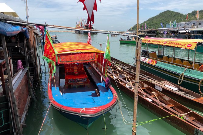 Private 5-Hour Driving Tour of Lantau from Hong Kong - Po Lin Monastery: short visit, strong focus on traditional architecture