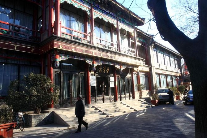 Private Beijing Markets Tour with Tea Tasting at Hongqiao Pearl Market - How the private format changes everything