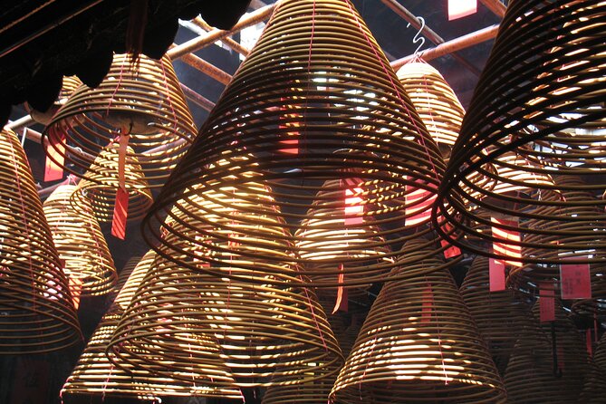 Private custom tour of Hong Kong - 3 hours - Food sampling: what you get beyond a snack stop