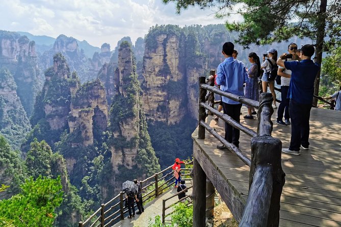 Private Day Tour: Discover Zhangjiajie National Forest Park-Avatar Mountain - Private guide, shared mountain rhythm: how the format feels