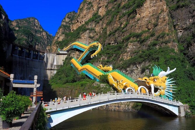 Private Day Tour to Longqing Gorge with Boat Ride and Cable Car from Beijing - River cruise on the Baili River and why Moon Island matters