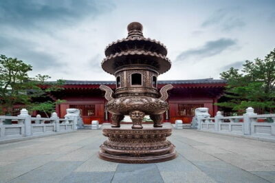 Private Day Tour to Niushoushan Cultural Park in Nanjing - The hill walk up to Great Usnisa Palace and the hall of 1000 Buddhas