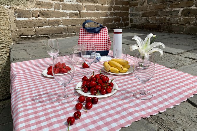 Private Day Trip to the Huanghuacheng Wild Great Wall with Picnic - Should you book this Huanghuacheng Wild Great Wall picnic tour?