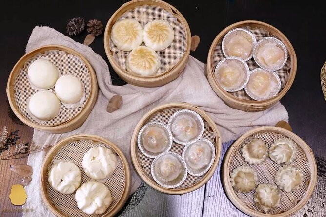 Private Guangzhou Food Tour Michelin Restaurant&Local Food Market - Lychee Bay and Xiguan old-house architecture: the food walk has a backdrop