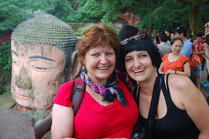 Private Leshan Giant Buddha and Local Food Tasting Trip - A smooth full-day structure: train, Buddha, and food
