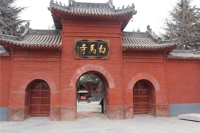 Private Luoyang Day Tour: Longmen Grottoes and White Horse Temple - White Horse Temple: the spiritual context behind the statues