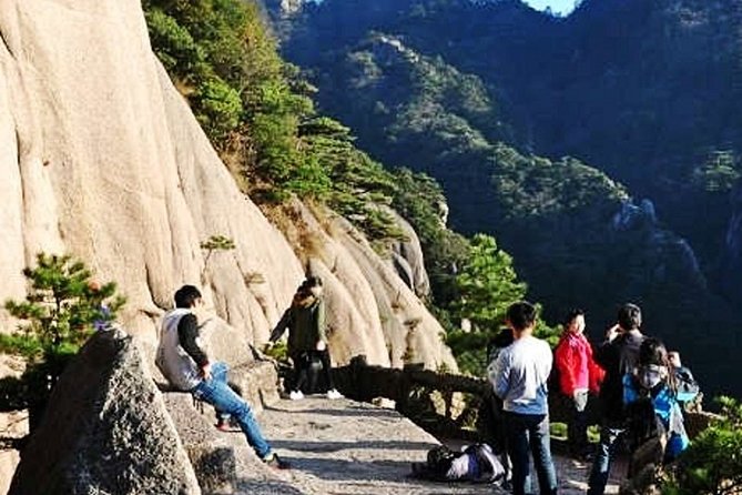 Private Photography Day Tour of Huangshan Yellow Mountain - Getting up to White Goose Peak: the easy lift to the hard views