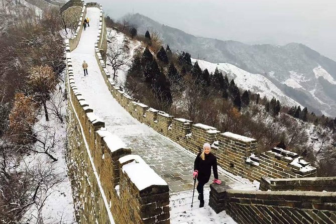 Private Round Trip Transfer Service To Mutianyu Great Wall - The Road to Mutianyu: Your Driver as a Problem Solver