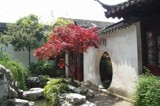 Private Round Trip Transfer to Suzhou & Zhouzhuang from Shanghai - Suzhou stop 2: Pingjiang Road and the Hanshan Temple or Tiger Hill choice