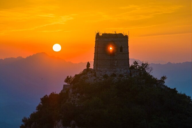 Private Sunset&Night Tour: Simatai Great Wall & Gubei Water Town - A one-day double feature: Gubei Water Town plus Simatai after dusk