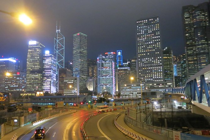 Private Tour: Customized 8-Hour Hong Kong City Tour - Aberdeen Fishing Village: boats, habits, and quick photos