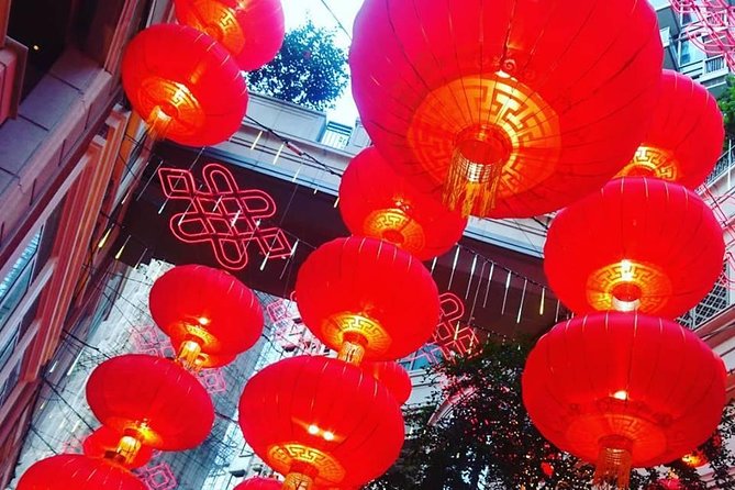 Private tour - Hong Kong's major sites and history - Sheung Wan’s old town: where stories live in temples and streets