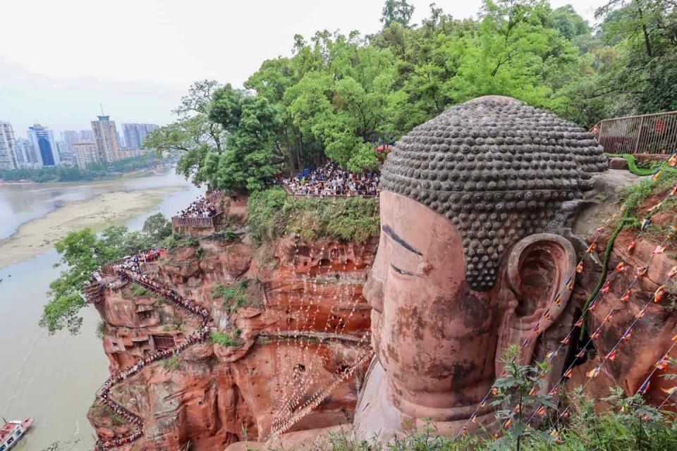Private Tour to Leshan Giant Buddha & Huanglongxi Old Town - How This Tour Actually Feels: Private, Tidy, and Guided
