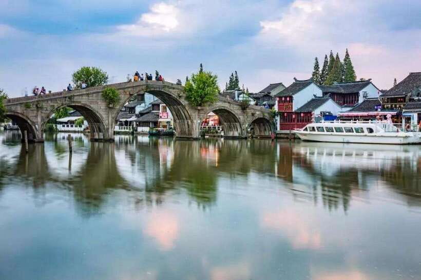 Private Tour:Zhujiajiao Water Town by German-Speaking Guide - German-Speaking Guides: The Real Upgrade to This Tour