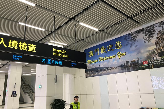 Private Transfer: Hong Kong to Macau via Zhuhai Bridge - Driver communication: plan for quick instructions