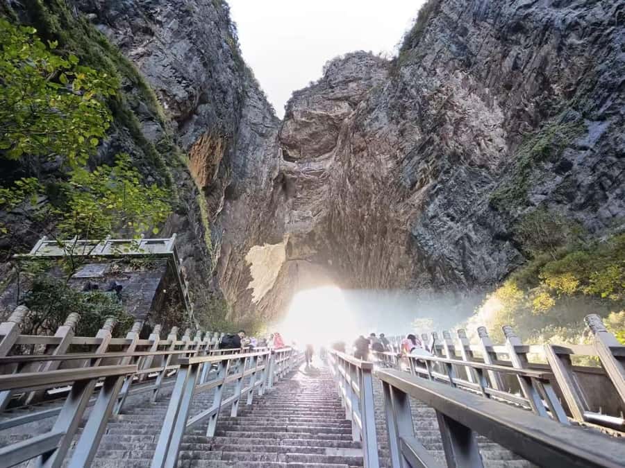 Private VIP Zhangjiajie Tianmen Mountain Day Tour - Tianmen Cave and the early viewpoint stretch