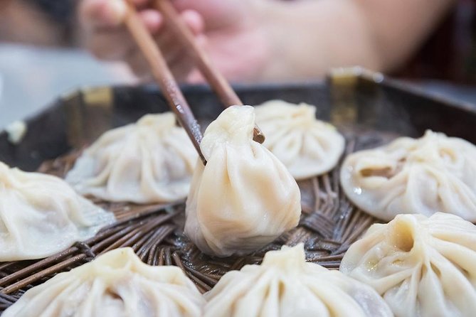 Private Xi'an Foodie Tour by Tuktuk - Meeting at Hilton Xian and getting oriented fast