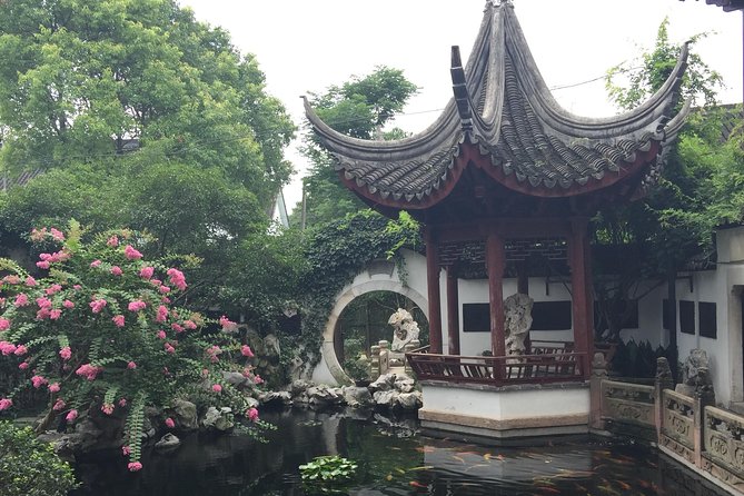 Private Zhujiajiao Ancient Town and Harmony Garden Day Tour with Gondola Ride - Entering He Xin (Harmony) Garden: Antiques, Pavilions, and a Home-Garden Feel