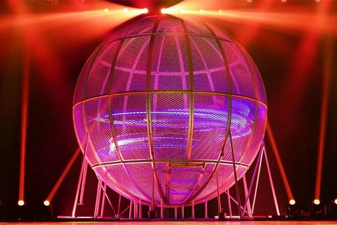 Red Theater Beijing Acrobatic Show Tickets Discount - Inside Red Theatre Beijing: where the night starts