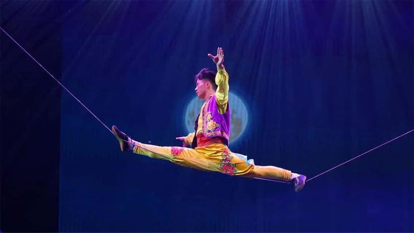 Red Theater Beijing Acrobatic Show Tickets With Option - Inside the Red Theater: crowds, doors, and your comfort