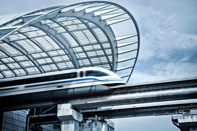 Round-trip Transfer by High-Speed Maglev Train: Shanghai Pudong International Airport - PVG to Downtown in One Shot: How the Maglev Transfer Really Feels