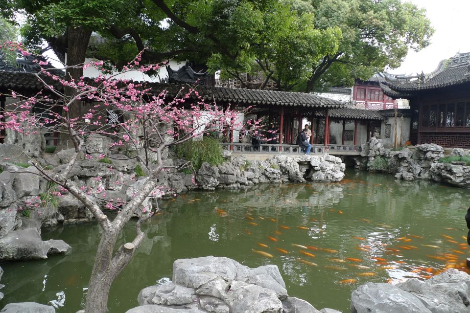Shanghai: 3-Hour Old Shanghai City Tour - The card games and little shops: culture you can actually see