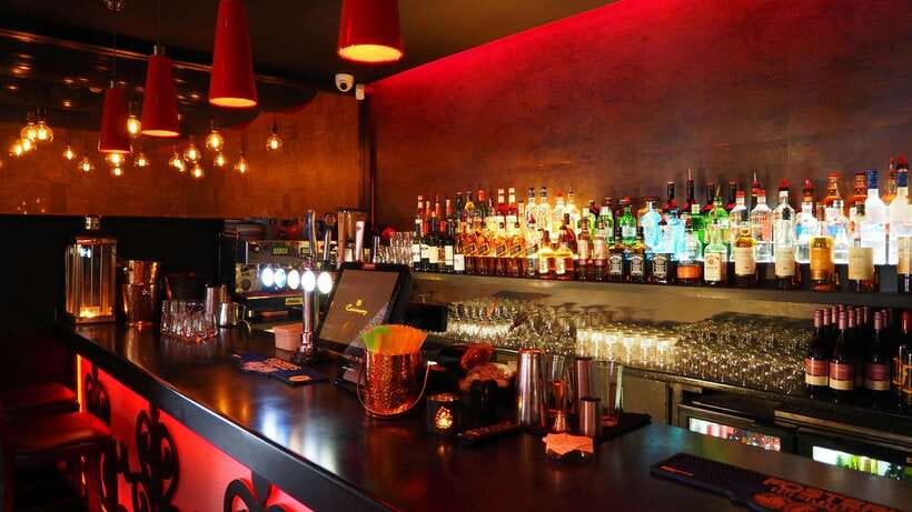Shanghai bar hopping tour in the former french concession - Should you book this Shanghai bar hopping tour?